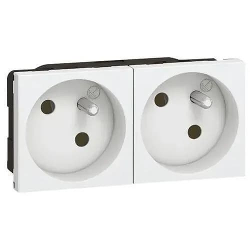 DOUBLE 45X45 ELECTRICAL SOCKET WHITE
